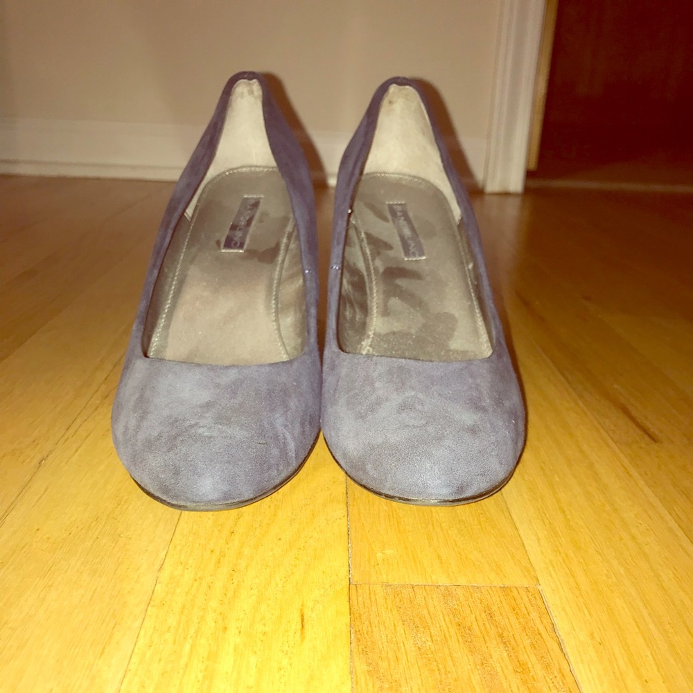 Bandolino navy suede wedges